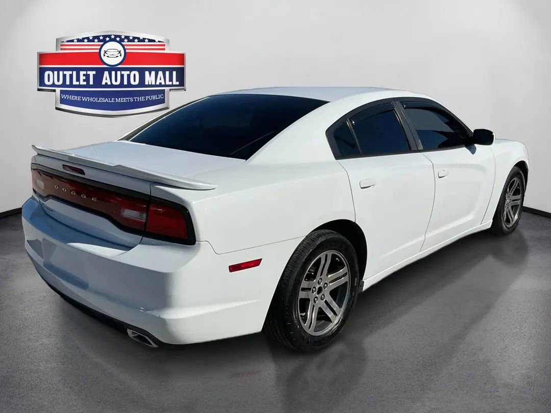 Used 2014 Dodge Charger SE image 3