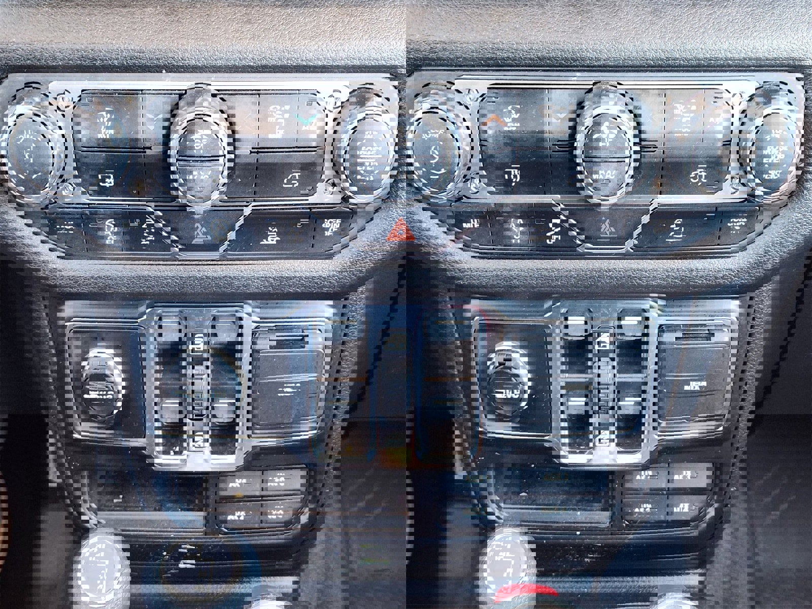 Used 2024 Jeep Wrangler Sport image 18