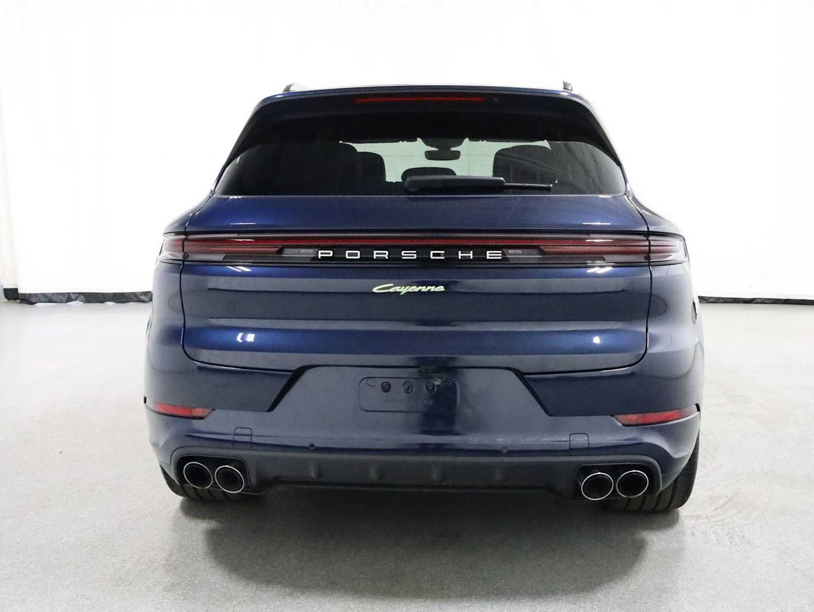 Certified 2025 Porsche Cayenne E-Hybrid AWD/4WD image 7