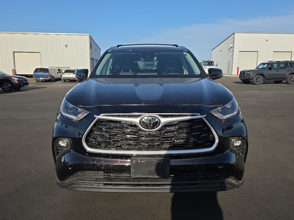 Certified 2021 Toyota Highlander XLE AWD/4WD video 2