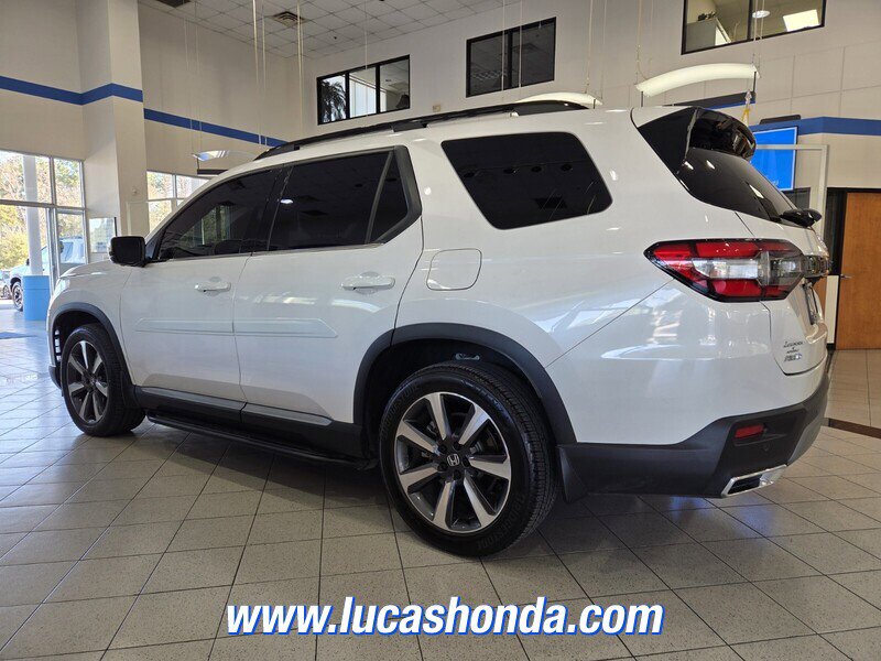 Used 2025 Honda Pilot Elite image 6