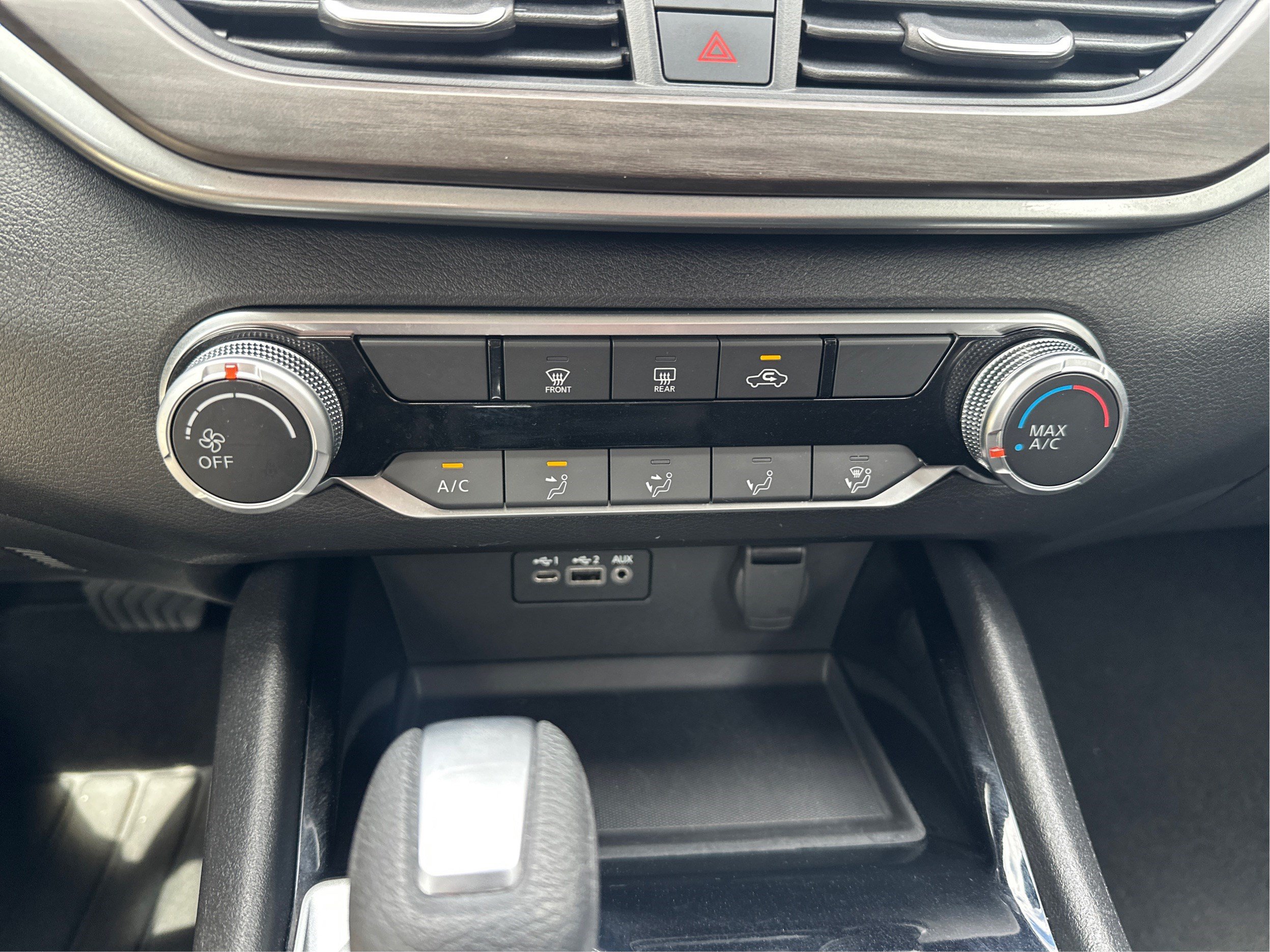 Used 2024 Nissan Altima 2.5 SV FWD image 30