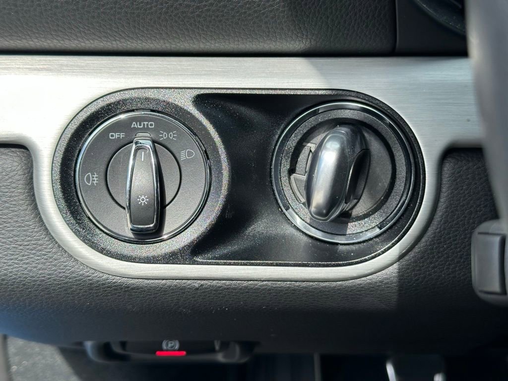 Used 2025 Porsche 718 Cayman image 60