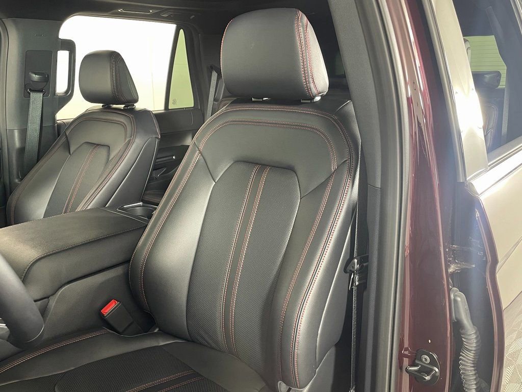 Used 2024 Ford Expedition Limited image 23