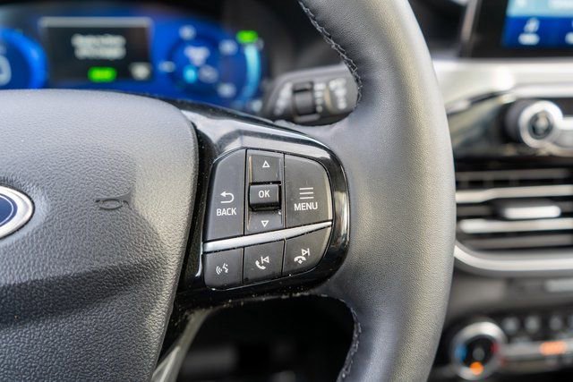 Used 2022 Ford Escape Titanium w/ Class II Trailer Tow Package image 25