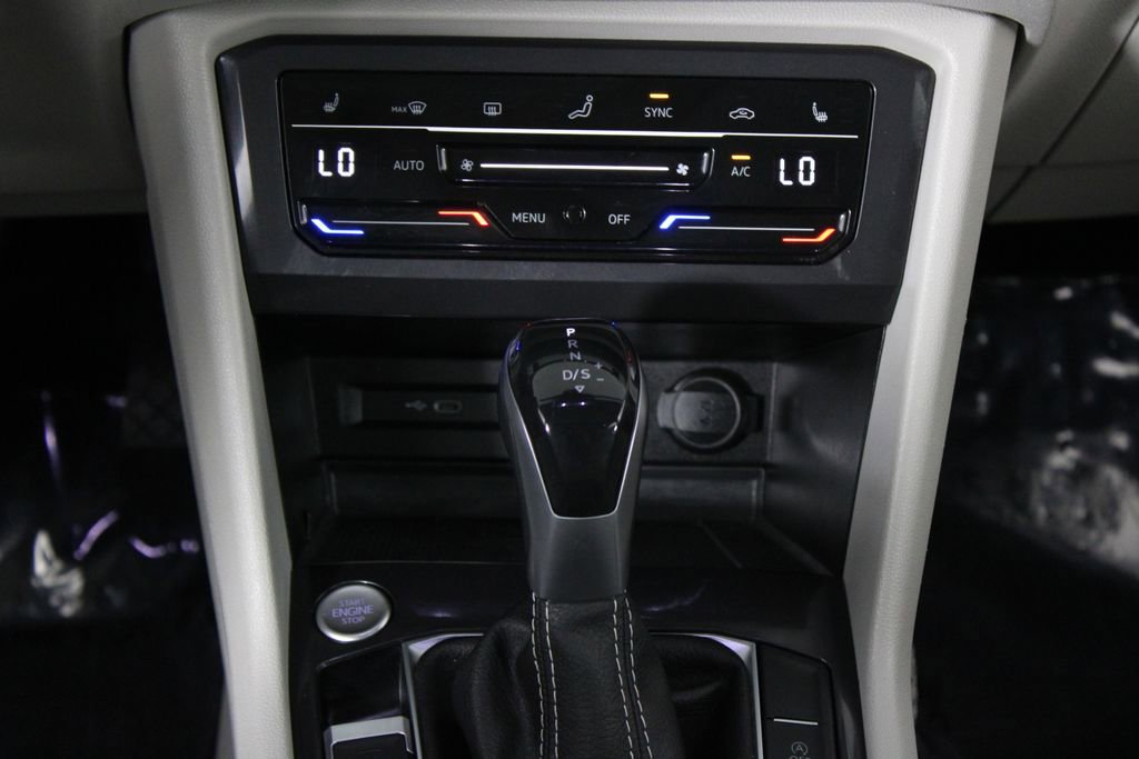 Used 2022 Volkswagen Tiguan SE w/ Panoramic Sunroof Package image 22