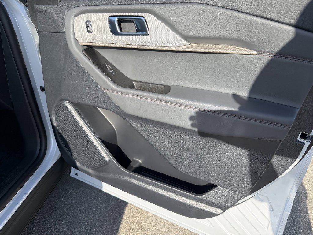New 2026 Ford Explorer Active w/ Active Comfort Package RWD image 9