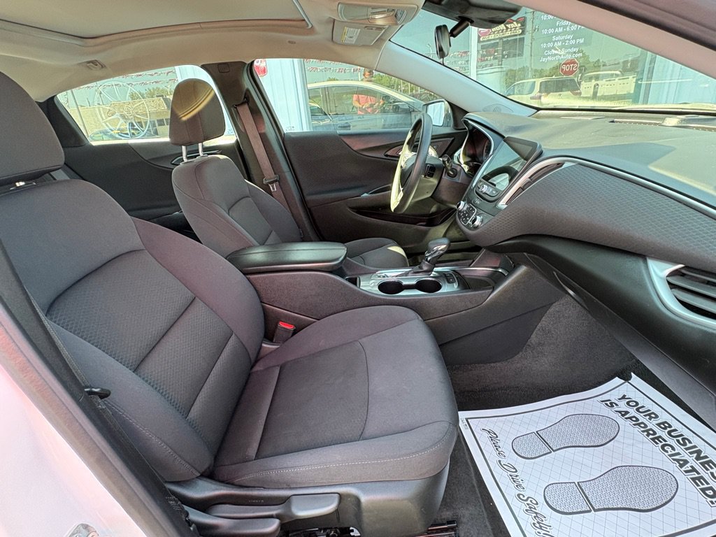 Used 2024 Chevrolet Malibu LT FWD image 17