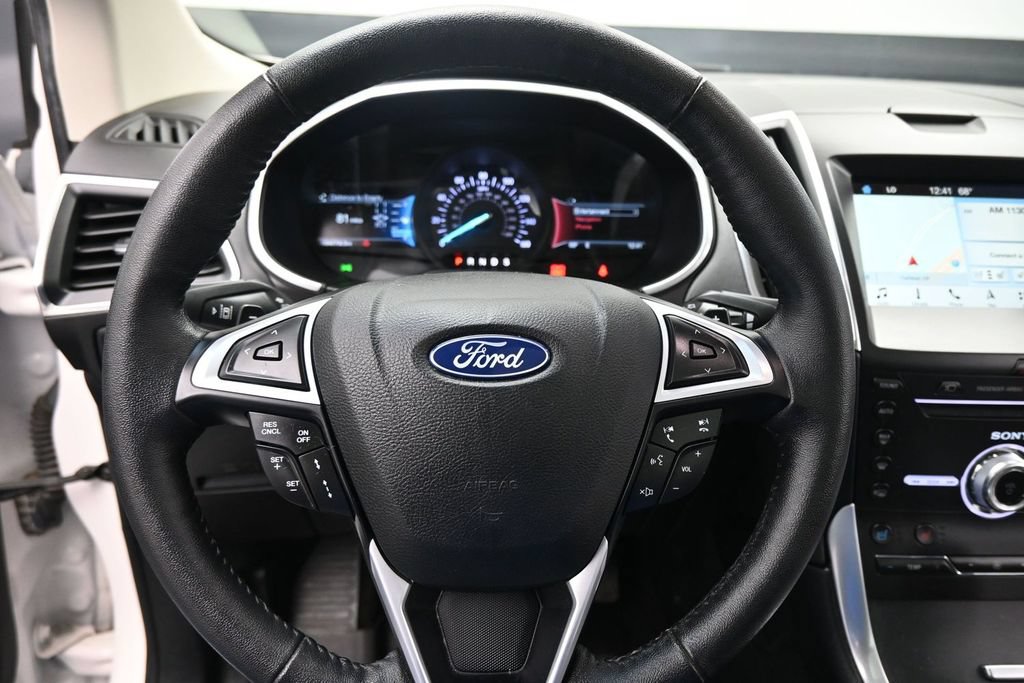 Used 2018 Ford Edge Titanium w/ Equipment Group 302A AWD/4WD image 14