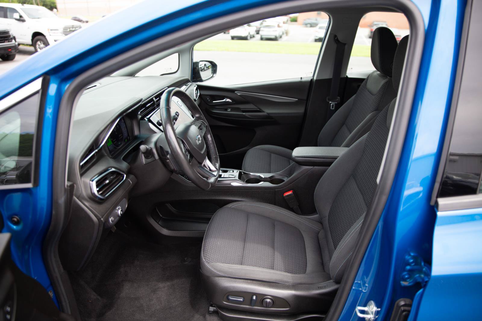 Used 2023 Chevrolet Bolt LT FWD image 20