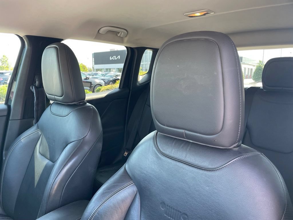 Used 2016 Jeep Renegade Limited FWD image 23
