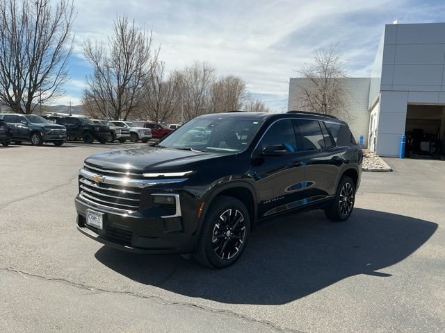 Used 2025 Chevrolet Traverse LT w/ Sun and Wheel Package image 8