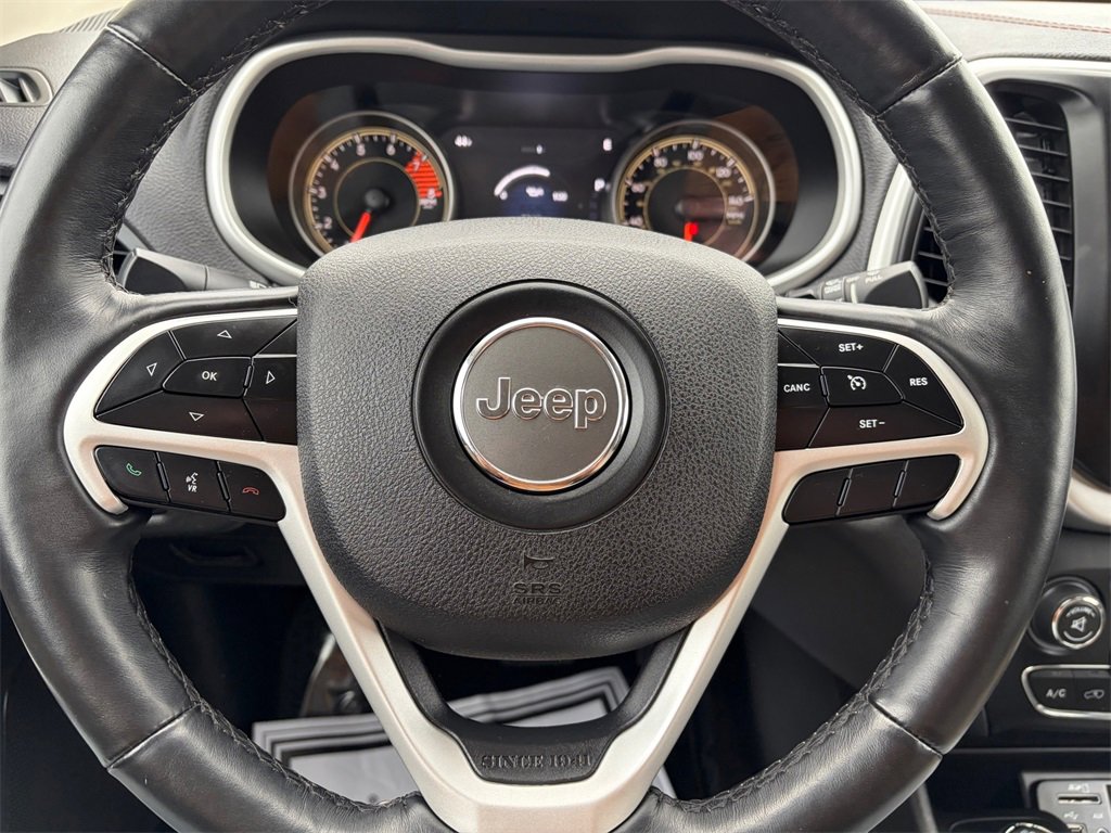 Used 2018 Jeep Cherokee Limited w/ Luxury Group image 13