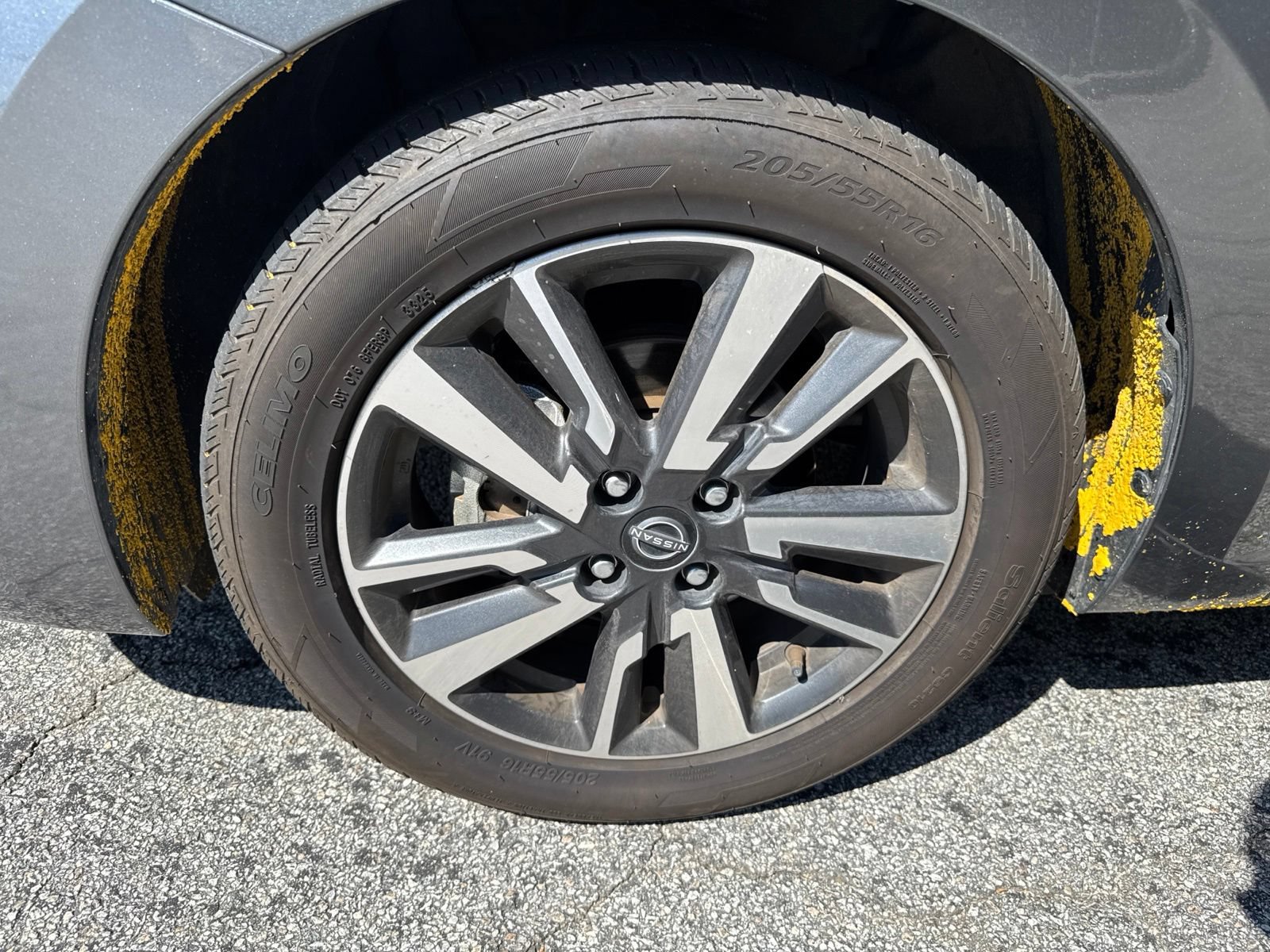 Used 2024 Nissan Versa SV FWD image 8