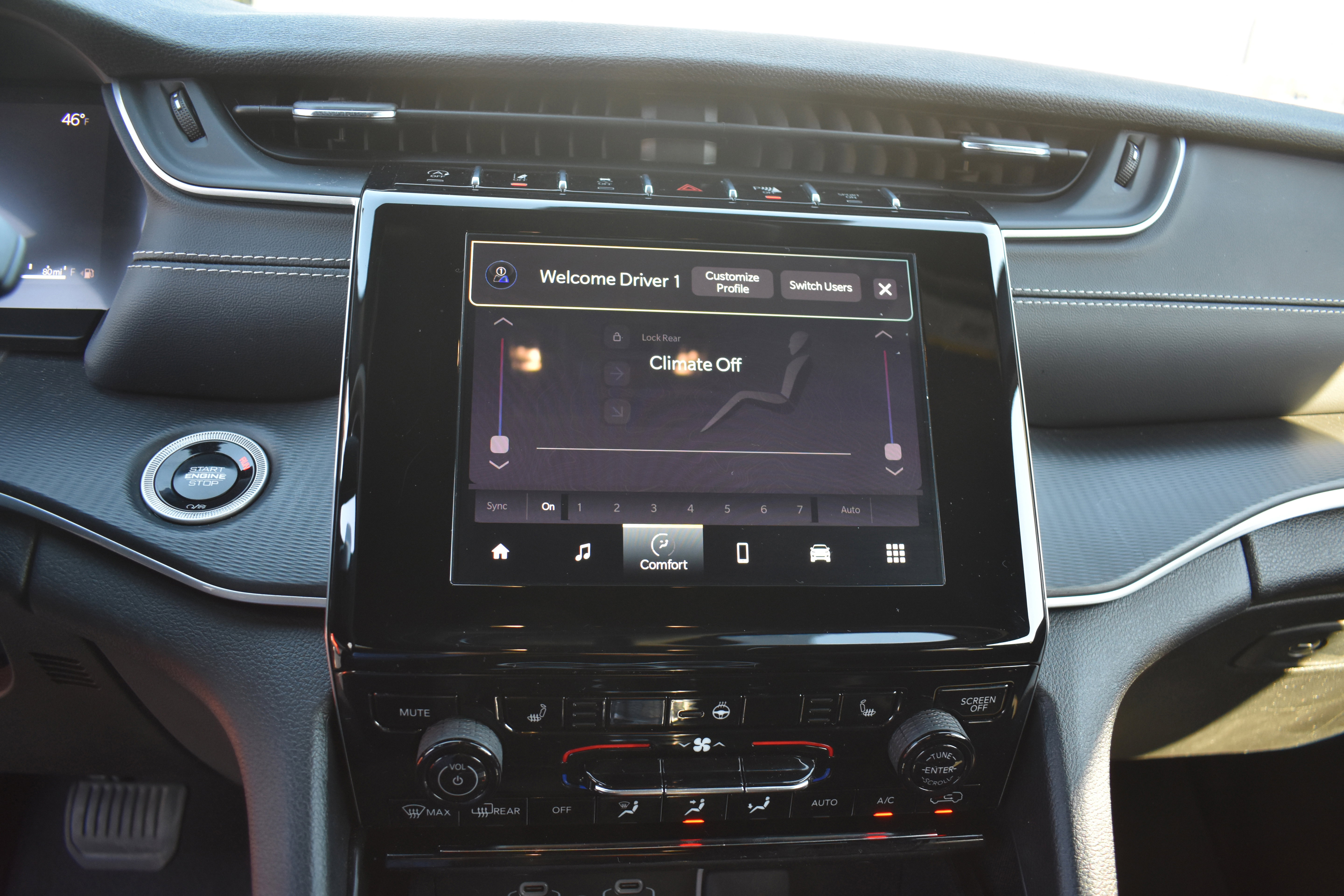 Used 2024 Jeep Grand Cherokee L Laredo w/ Luxury Tech Group I AWD/4WD image 18