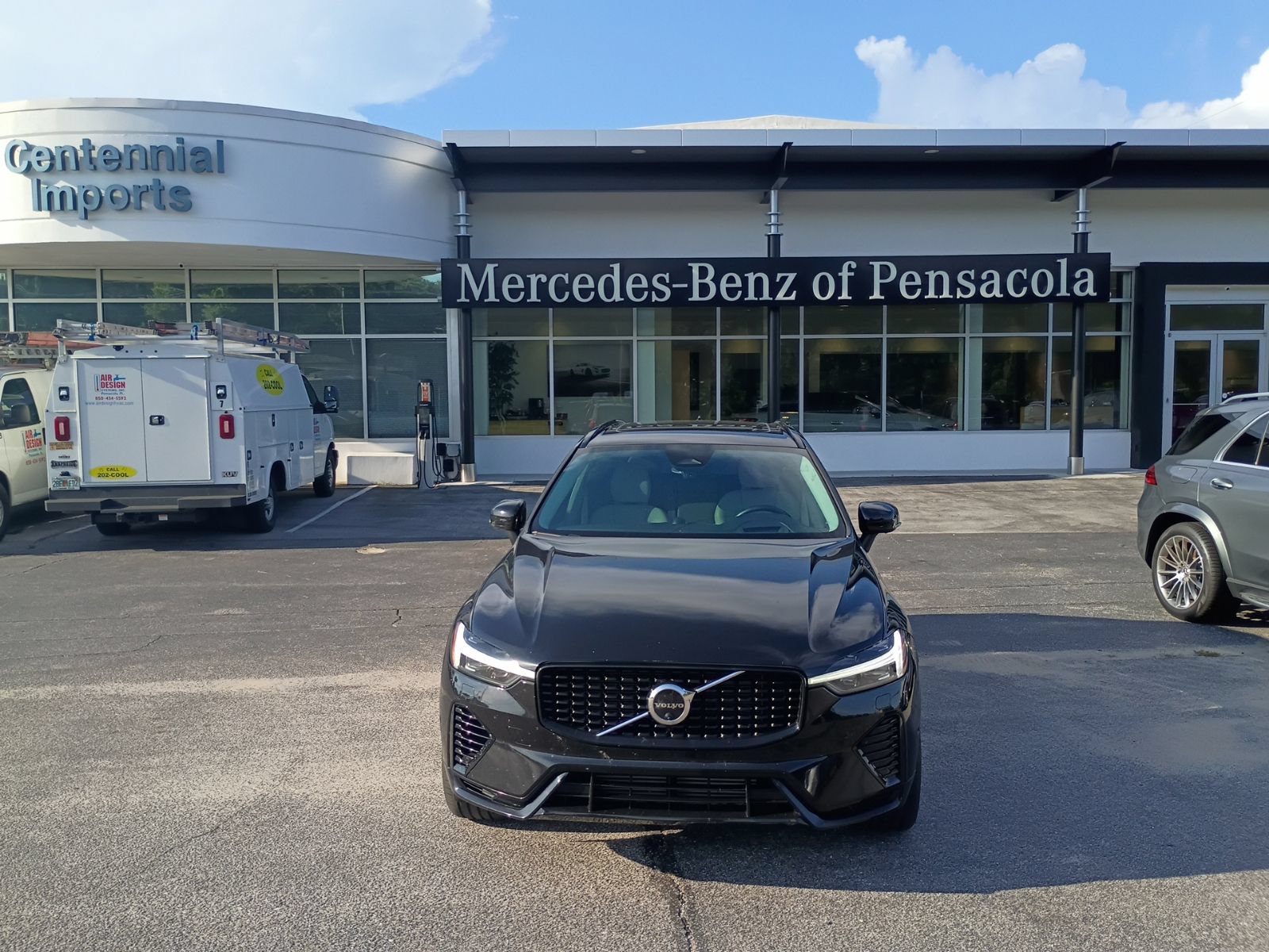 Used 2023 Volvo XC60 T8 Ultimate AWD/4WD image 1