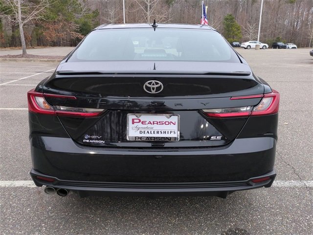 Used 2025 Toyota Camry SE image 5