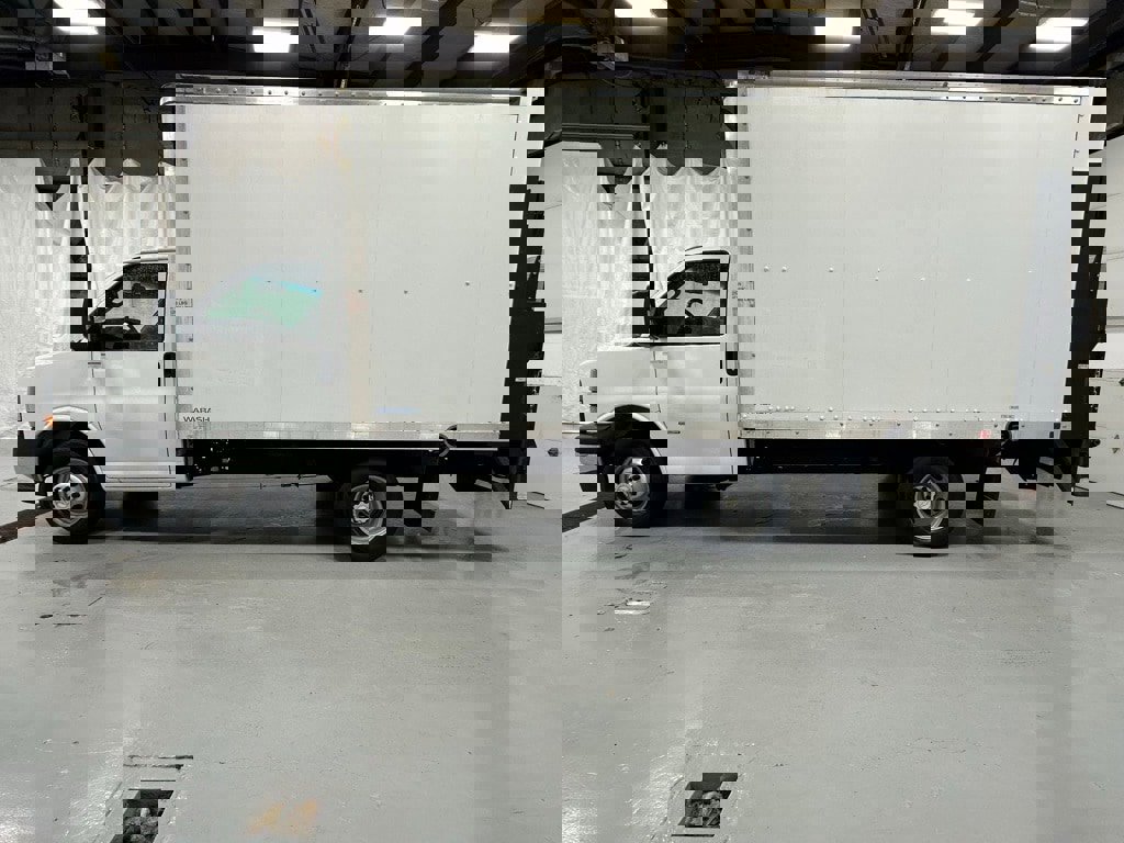 Used 2022 Chevrolet Express 3500 w/ Power Convenience Package image 4