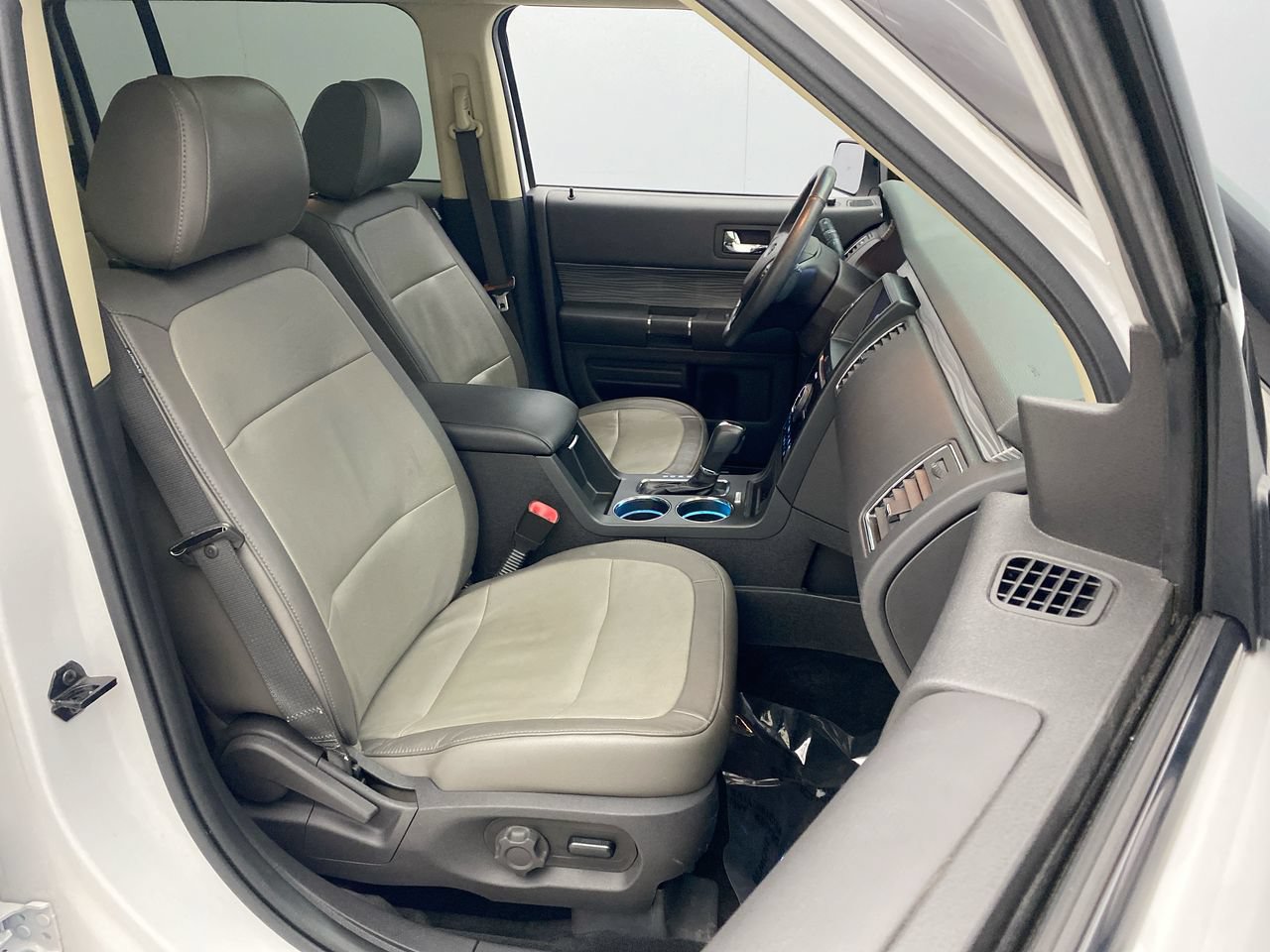 Used 2019 Ford Flex Limited w/ Limited Appearance Package AWD/4WD image 23
