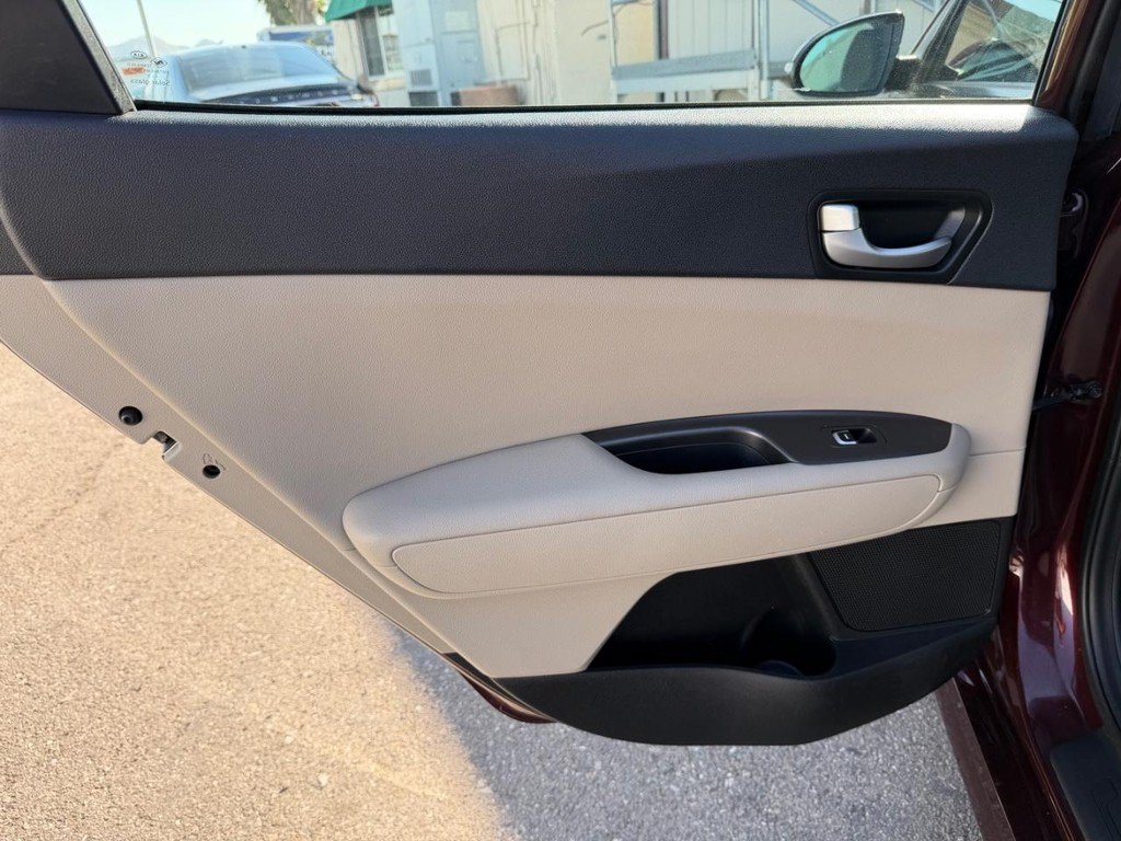 Used 2018 Kia Optima LX FWD image 36