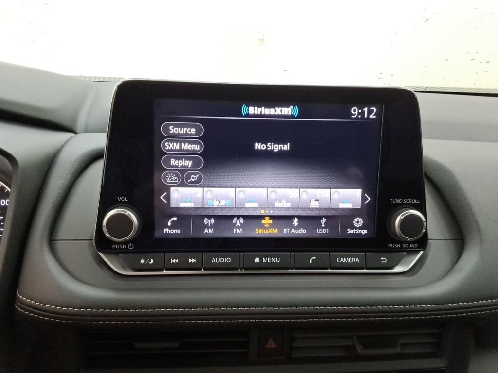 Used 2025 Nissan Rogue S image 25