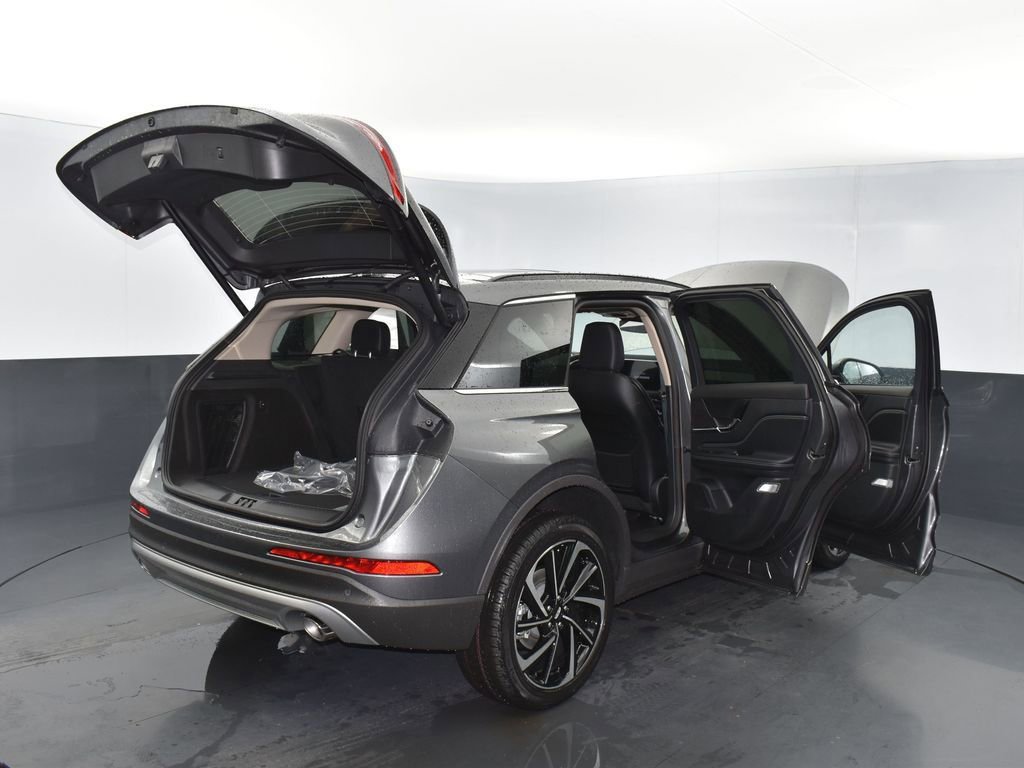 New 2025 Lincoln Corsair Reserve image 32