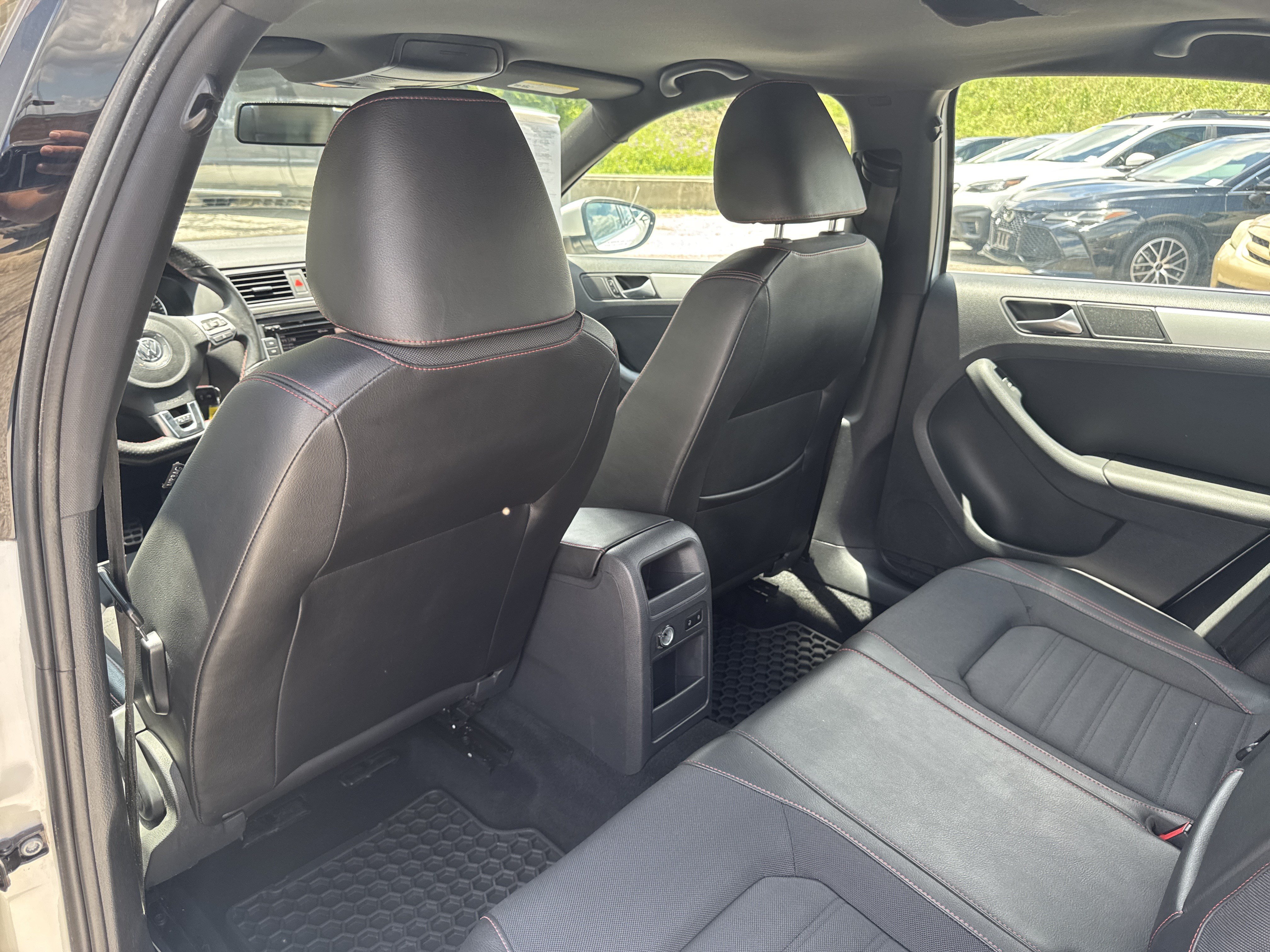 Used 2012 Volkswagen Jetta GLI FWD image 23