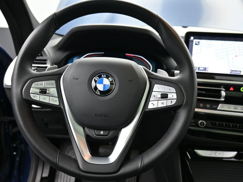 Used 2025 BMW X4 xDrive30i w/ Premium Package image 11