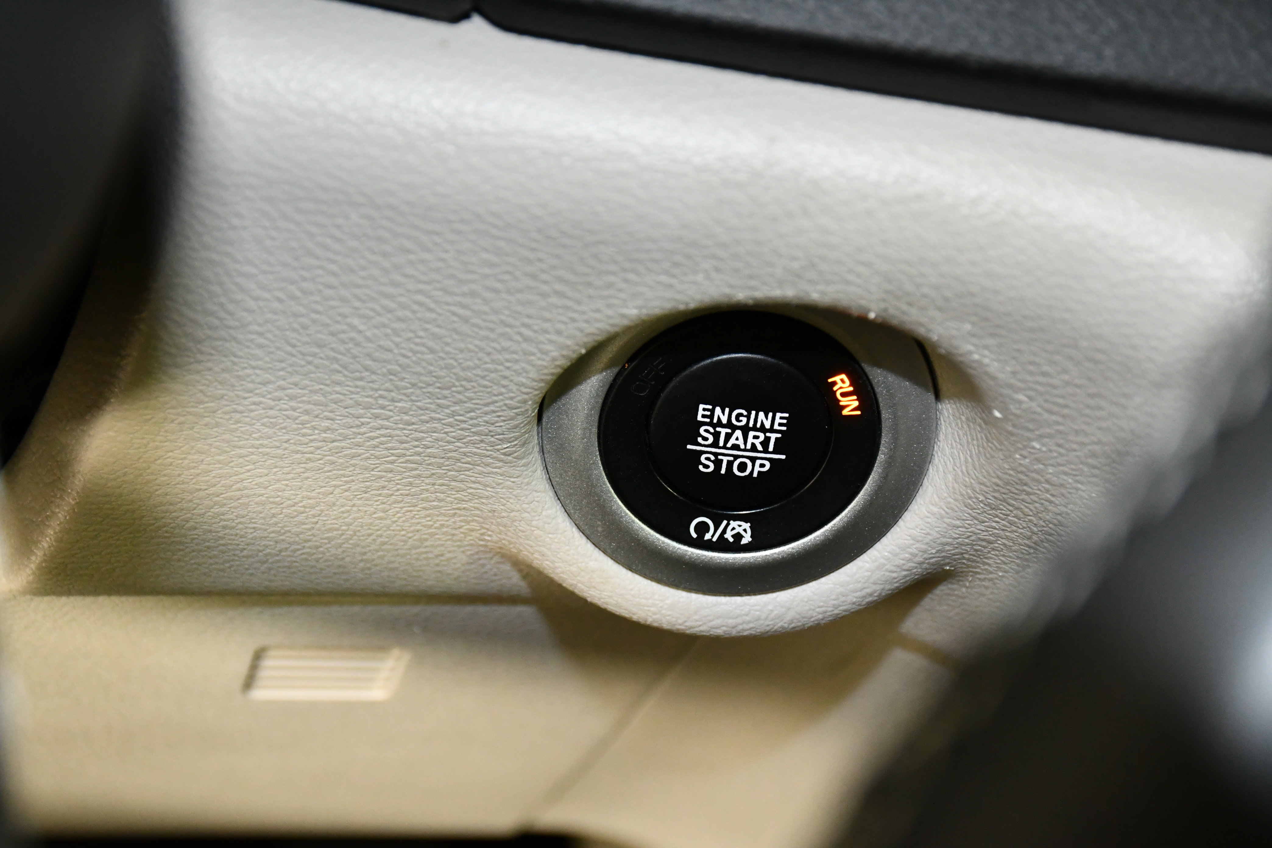 Used 2024 Chrysler Pacifica Touring-L image 25