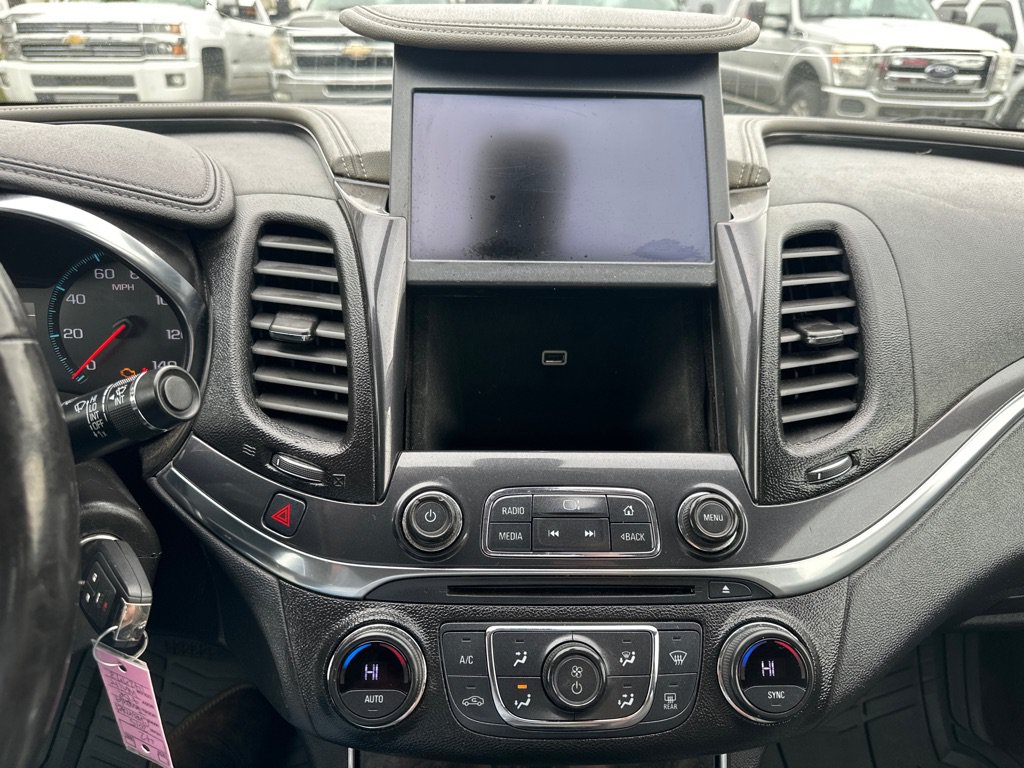Used 2015 Chevrolet Impala LT FWD image 18