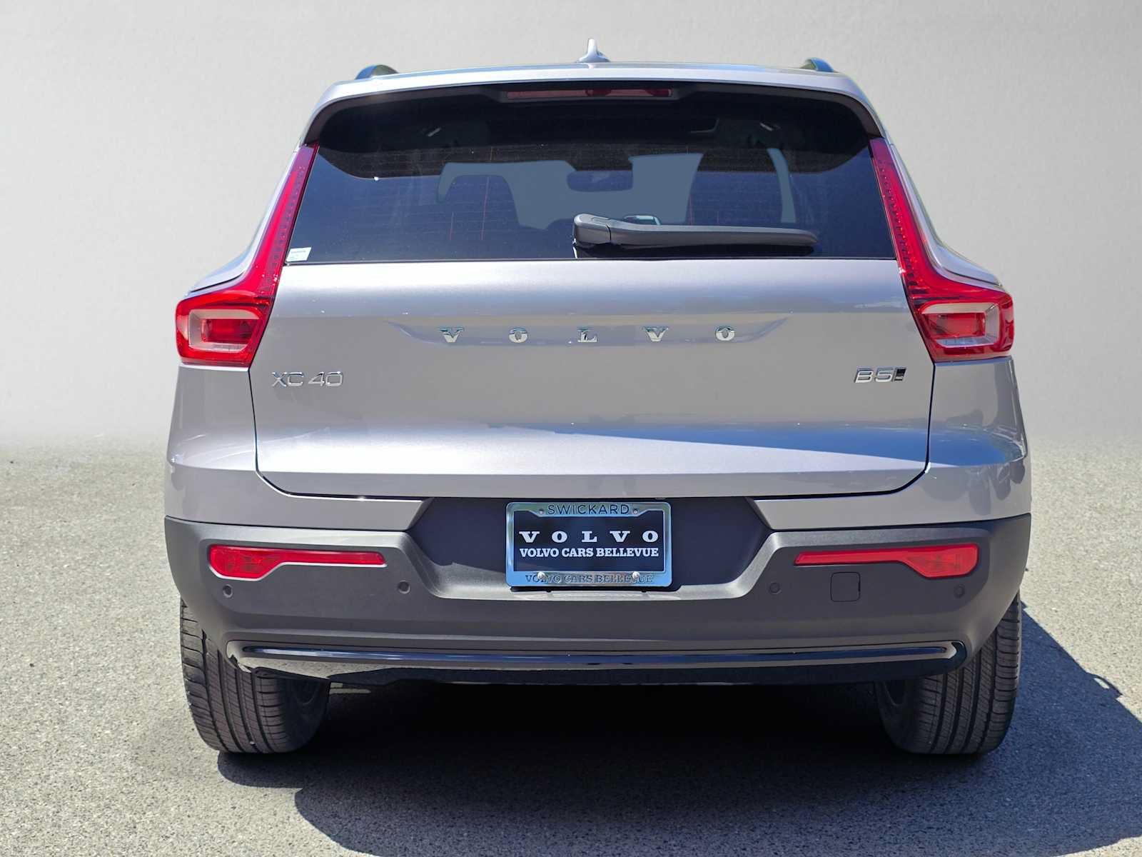 New 2026 Volvo XC40 B5 Plus w/ Protection Package Premier AWD/4WD image 4