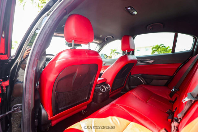 Used 2020 Alfa Romeo Giulia w/ Quick Order Package 22K Sport image 33