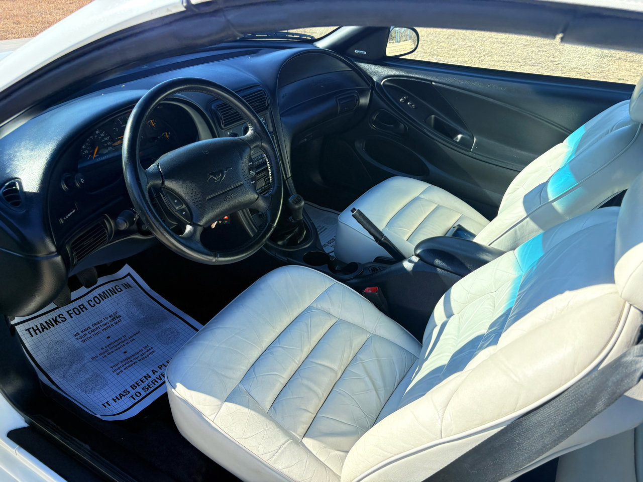 Used 1998 Ford Mustang Convertible image 38