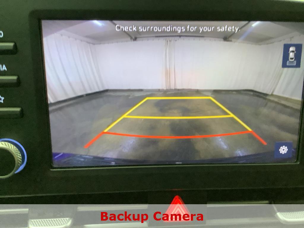 Used 2022 Hyundai Elantra SE FWD image 18