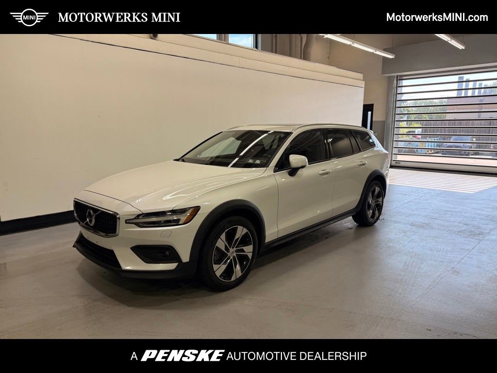 Used 2022 Volvo V60 T5 Cross Country