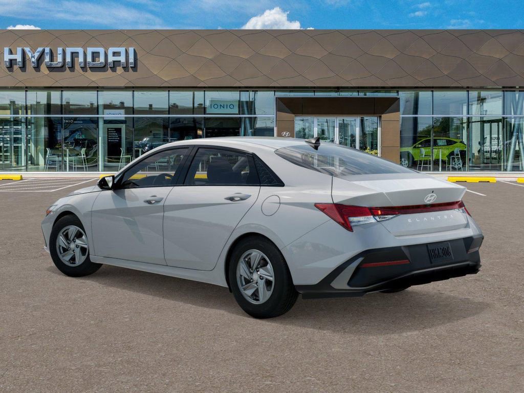New 2026 Hyundai Elantra SE FWD image 6