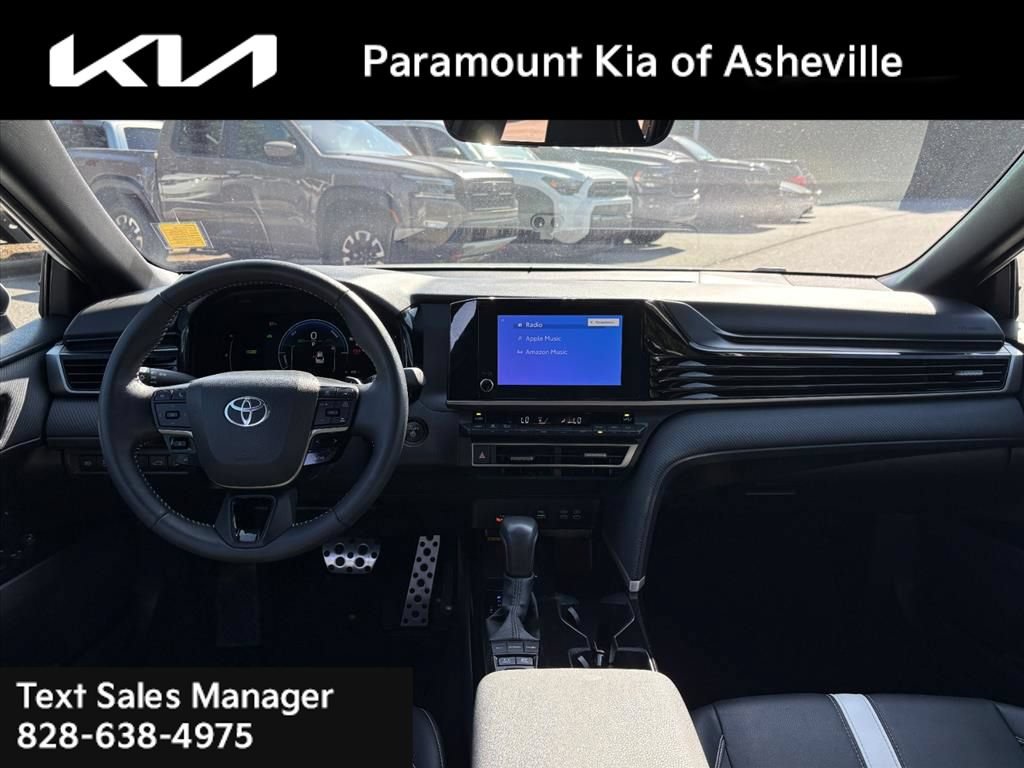 Used 2025 Toyota Camry SE w/ Convenience Package FWD image 8