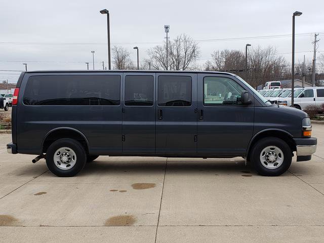 Used 2017 Chevrolet Express 3500 LT w/ LT Preferred Equipment Group image 7