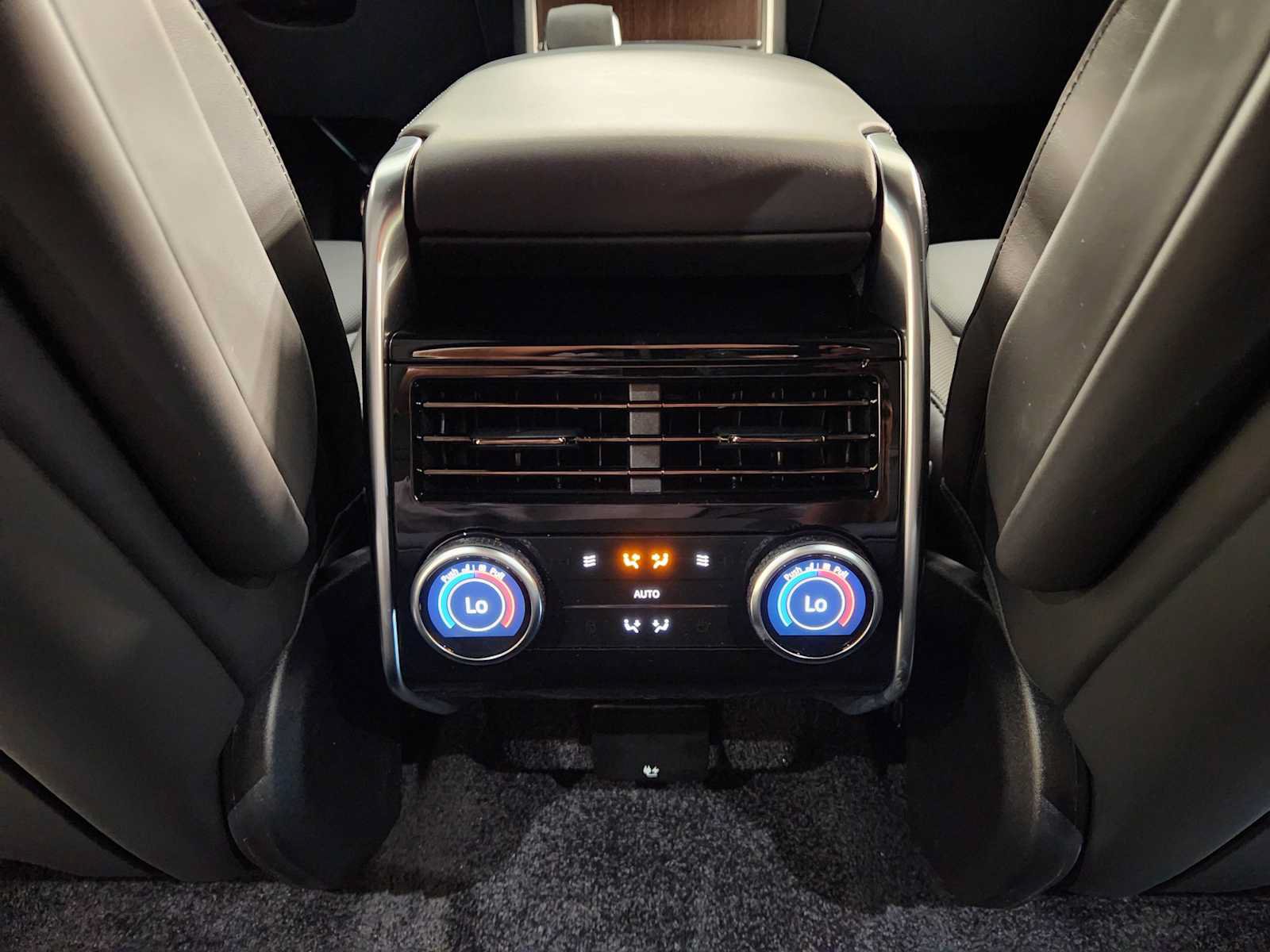New 2026 Land Rover Range Rover SE AWD/4WD image 29