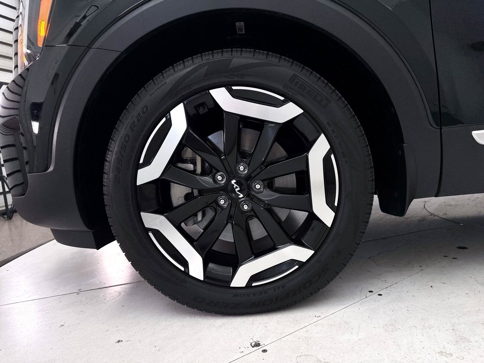 Used 2024 Kia Telluride EX FWD image 17