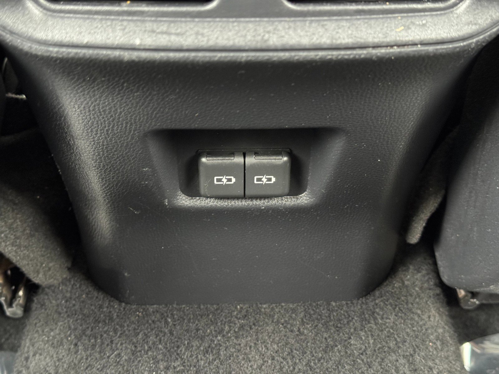 Used 2025 Toyota RAV4 XLE w/ Convenience Package FWD image 33