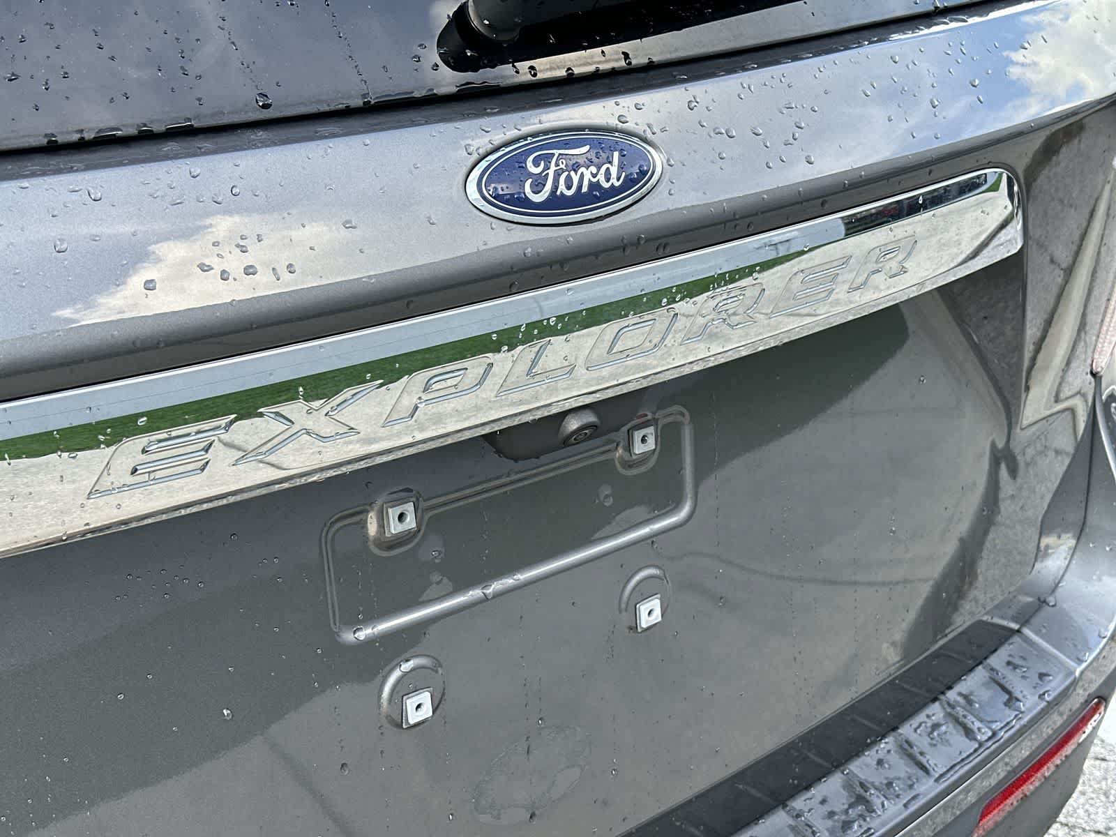 Used 2023 Ford Explorer XLT RWD image 15
