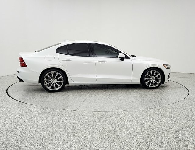 Used 2020 Volvo S60 T5 Momentum FWD image 4