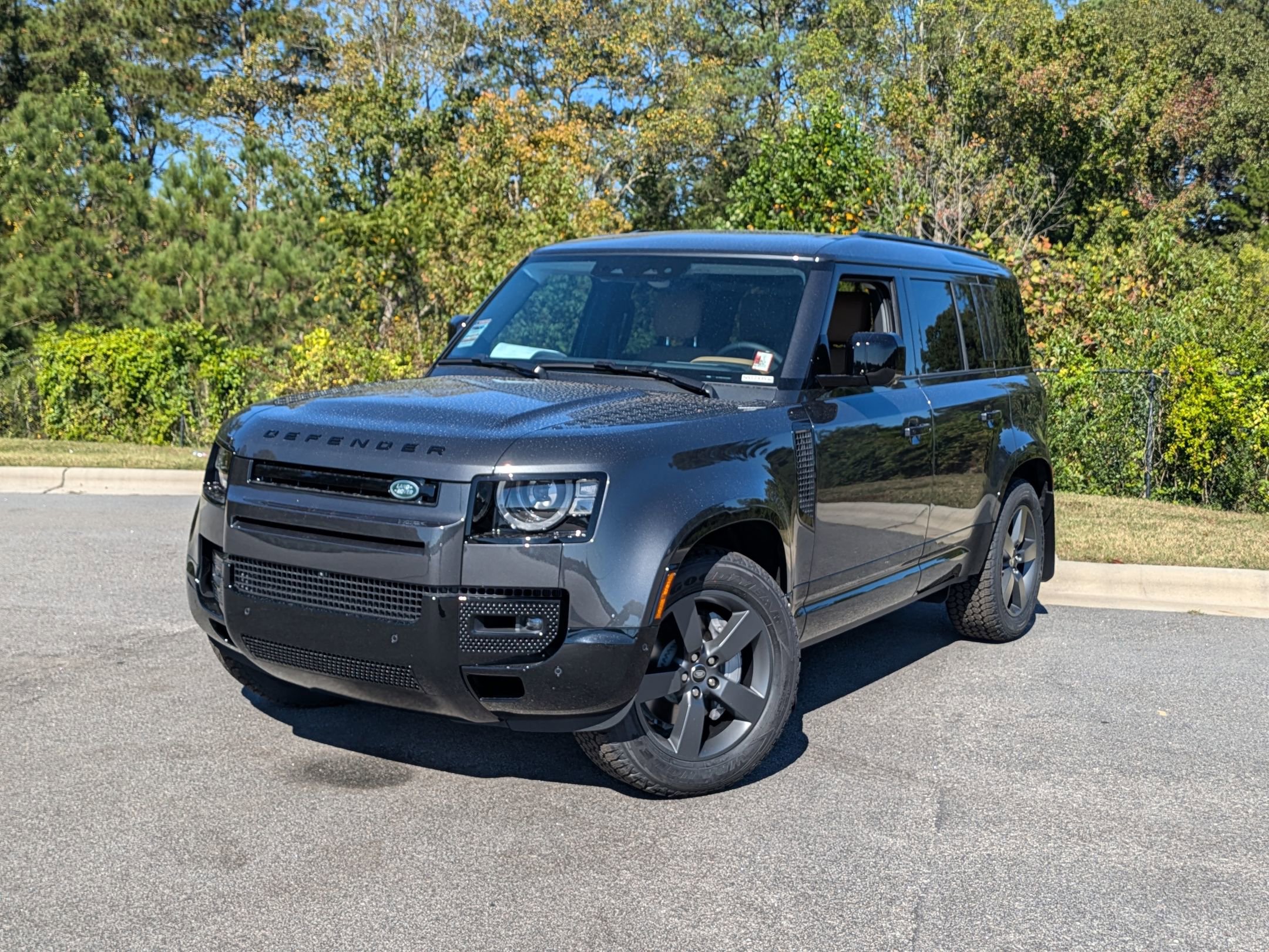 New 2025 Land Rover Defender 110 X-Dynamic SE