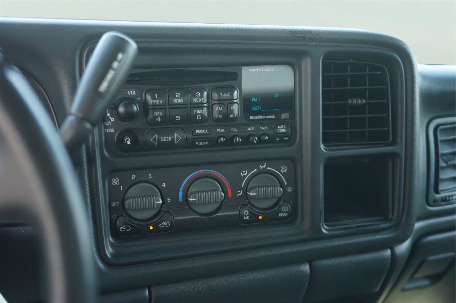 Used 2002 Chevrolet Avalanche 2WD image 27