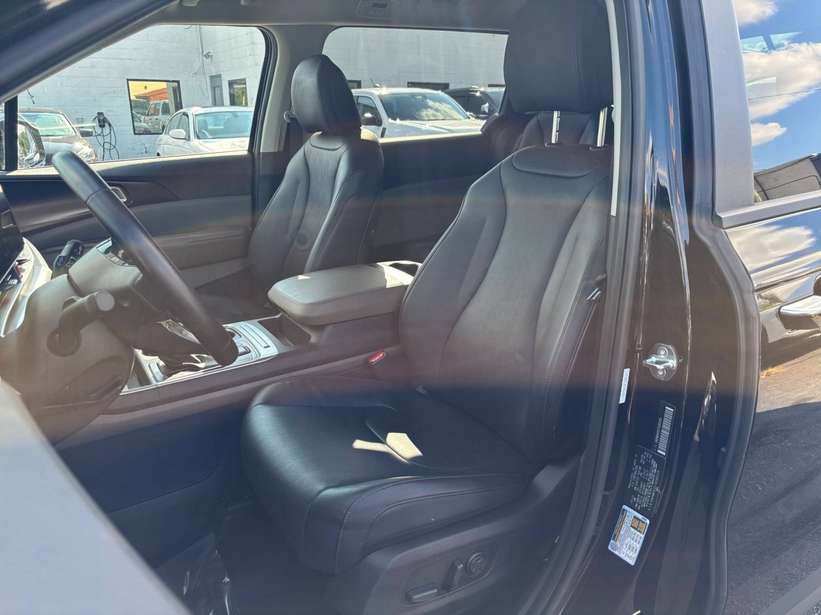 Used 2026 Kia Carnival FWD image 33
