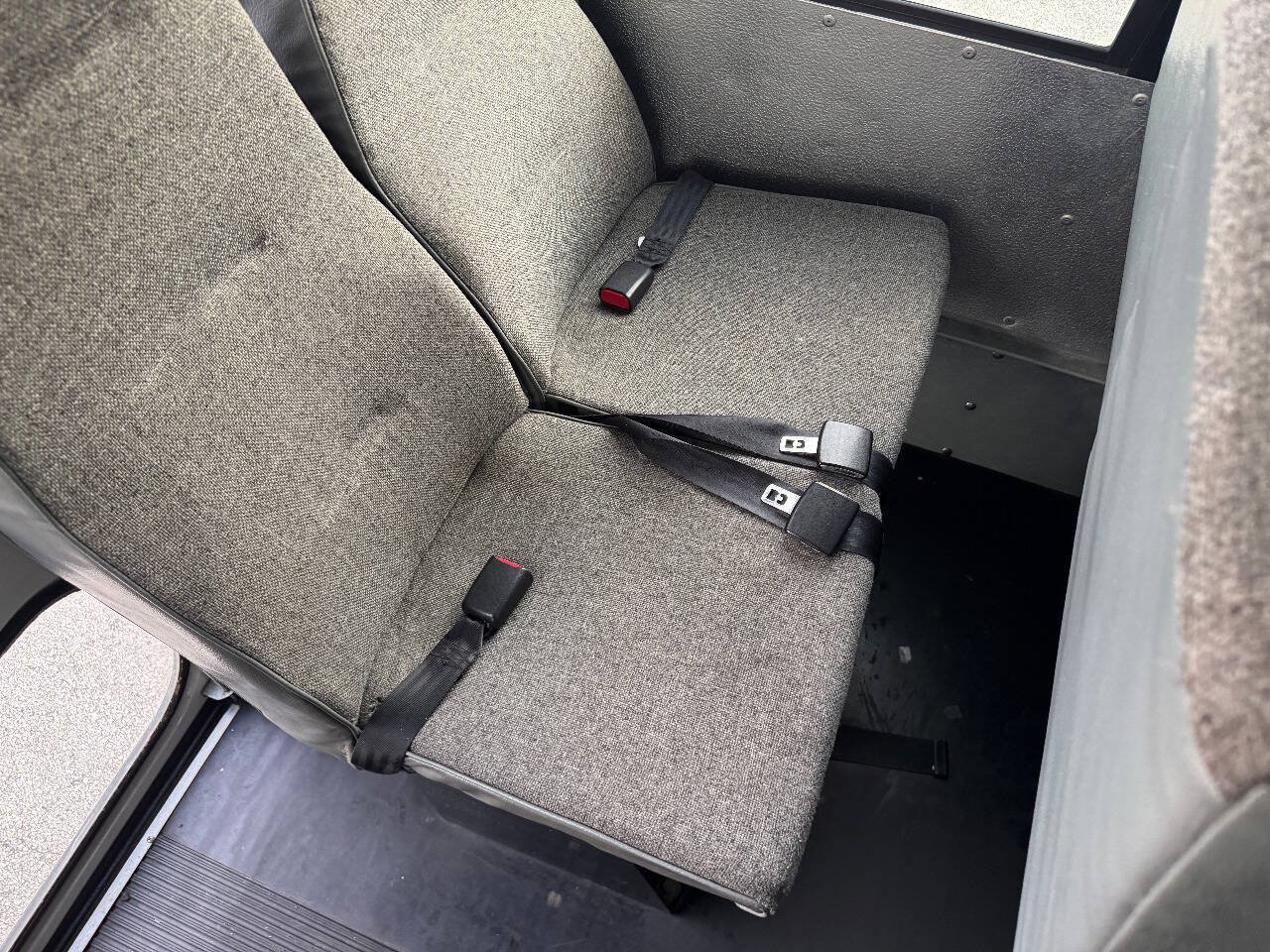 Used 2004 Chevrolet Express 3500 w/ School Bus Package RWD image 34