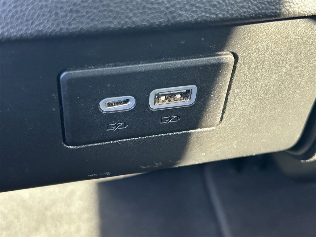 Used 2025 Chevrolet Blazer LT image 19