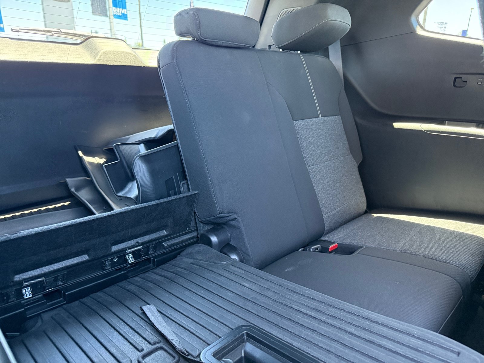 Used 2025 GMC Acadia Elevation FWD image 21