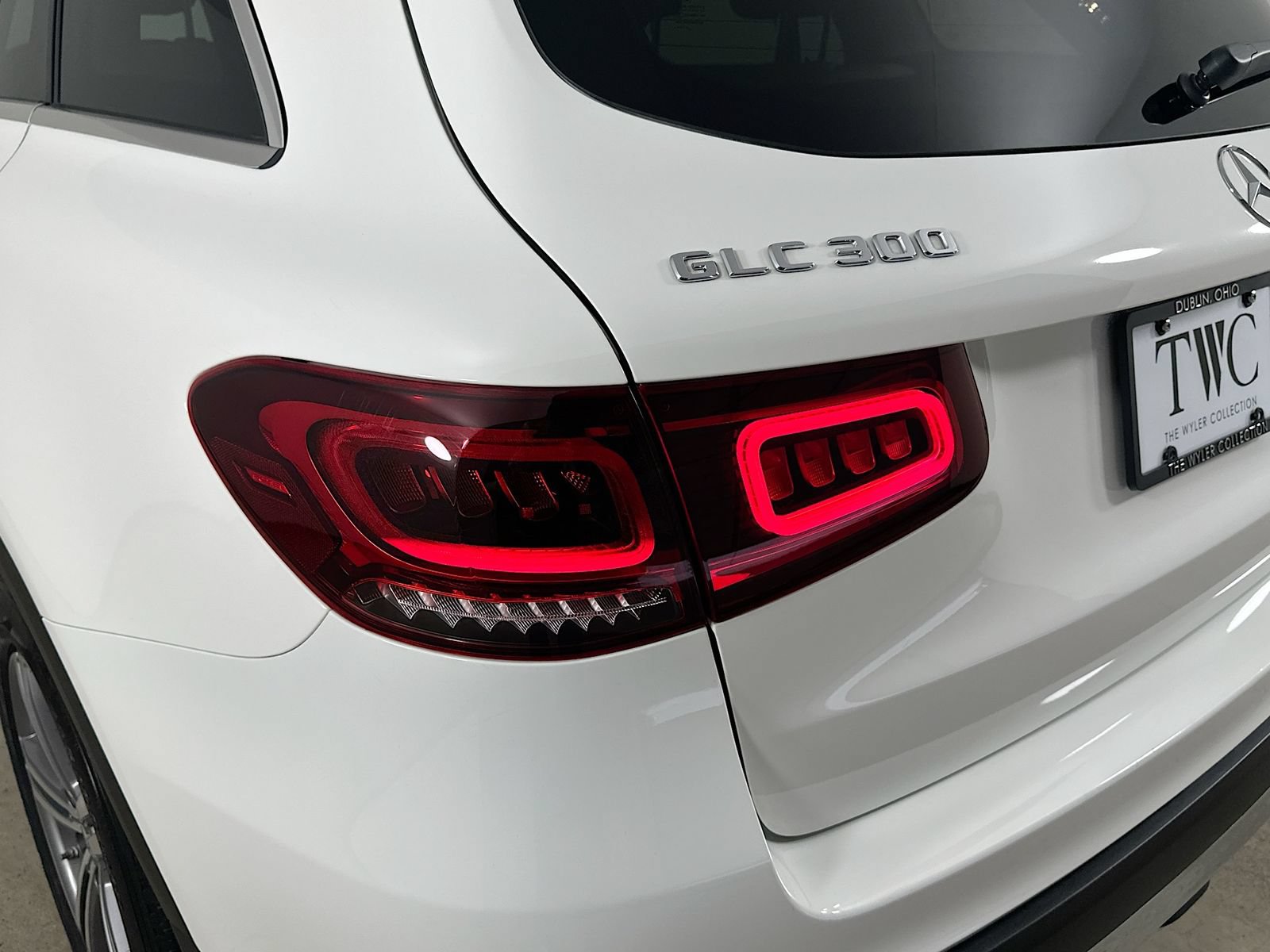 Used 2021 Mercedes-Benz GLC 300 4MATIC image 12